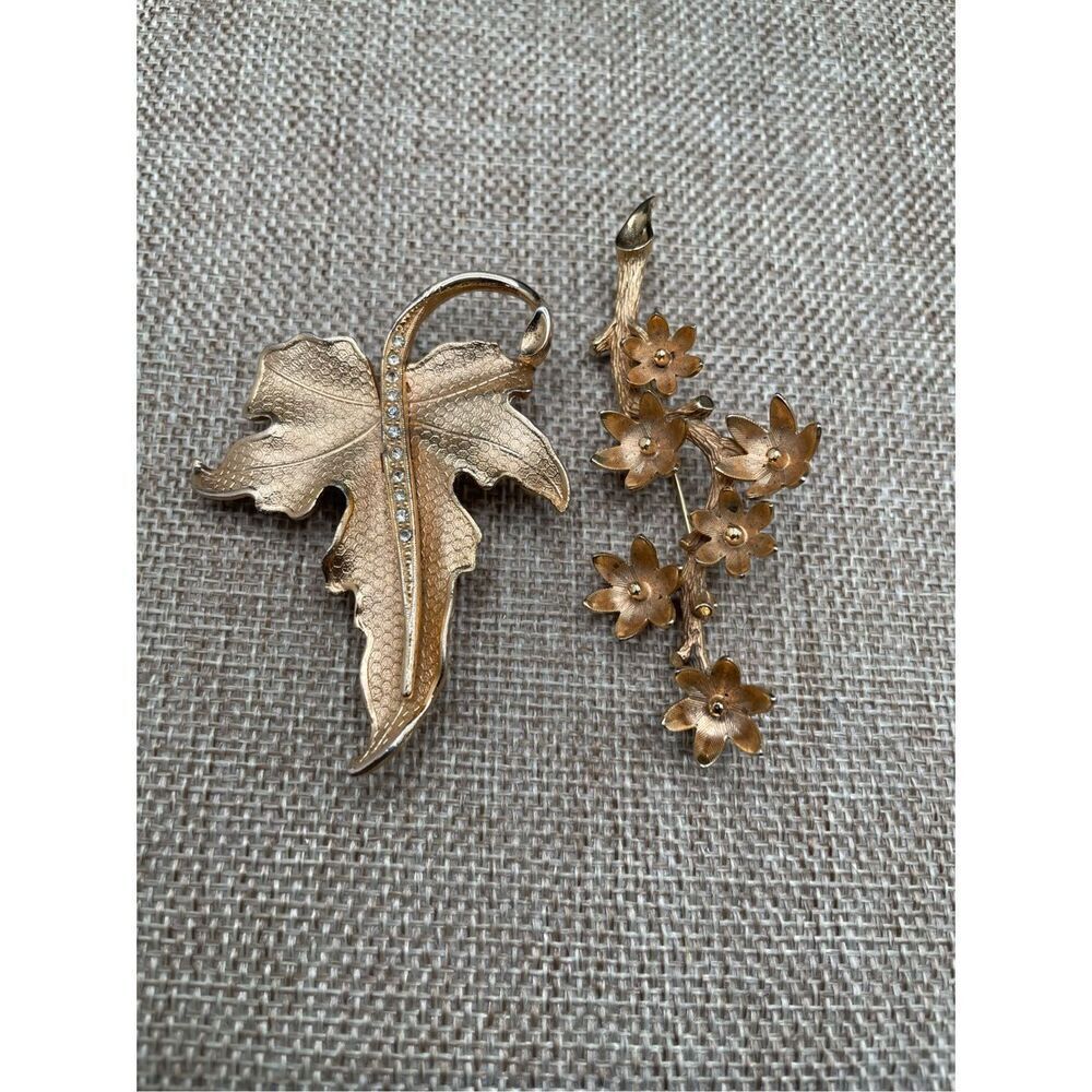 Two Pieces Vintage Brooches Gold Tone Leaf and Floral Retro 70’s 80’s